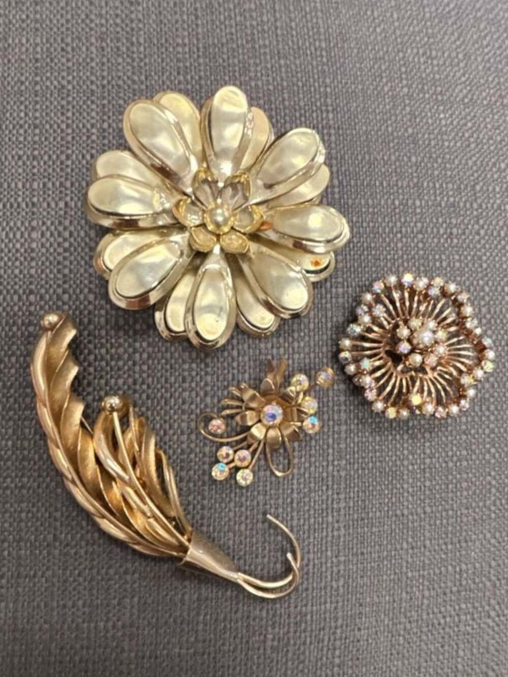 Vintage Gold Tone Floral and Leaf Brooch Assortment Set of 4